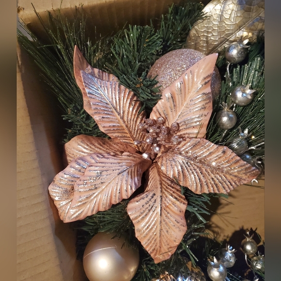 *SOLD* Pier 1 Elegant Glam Blush Pink Rose Gold Decorative Wreath NIB - Picture 2 of 6